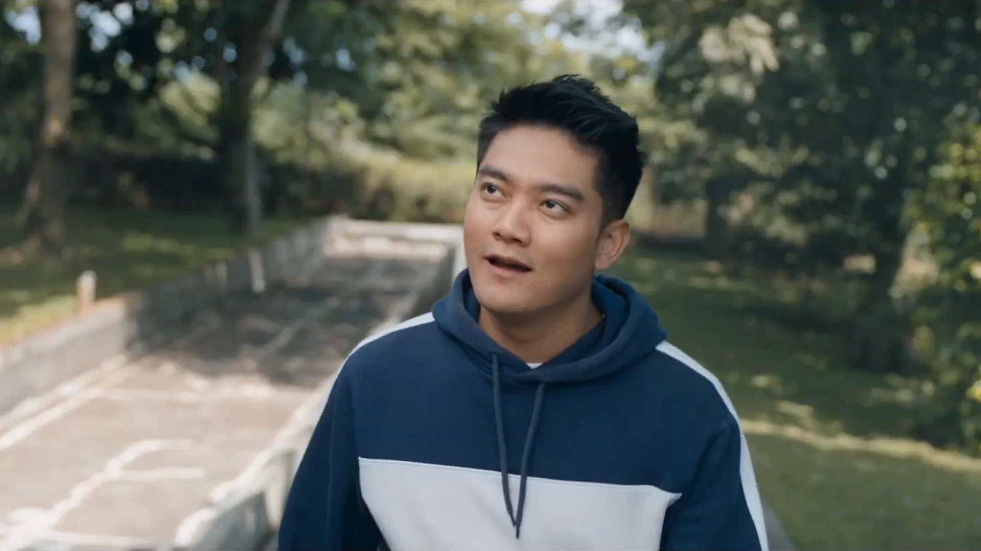 Melangkah Dengan Pasti, Blibli, still 1