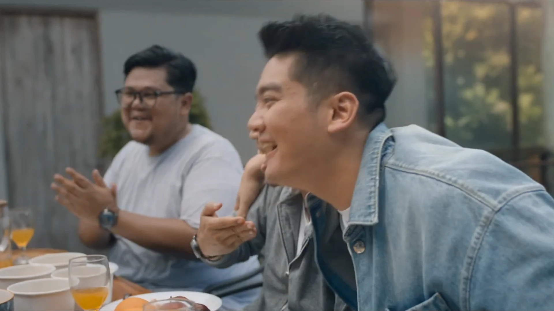 Melangkah Dengan Pasti, Blibli, still 3