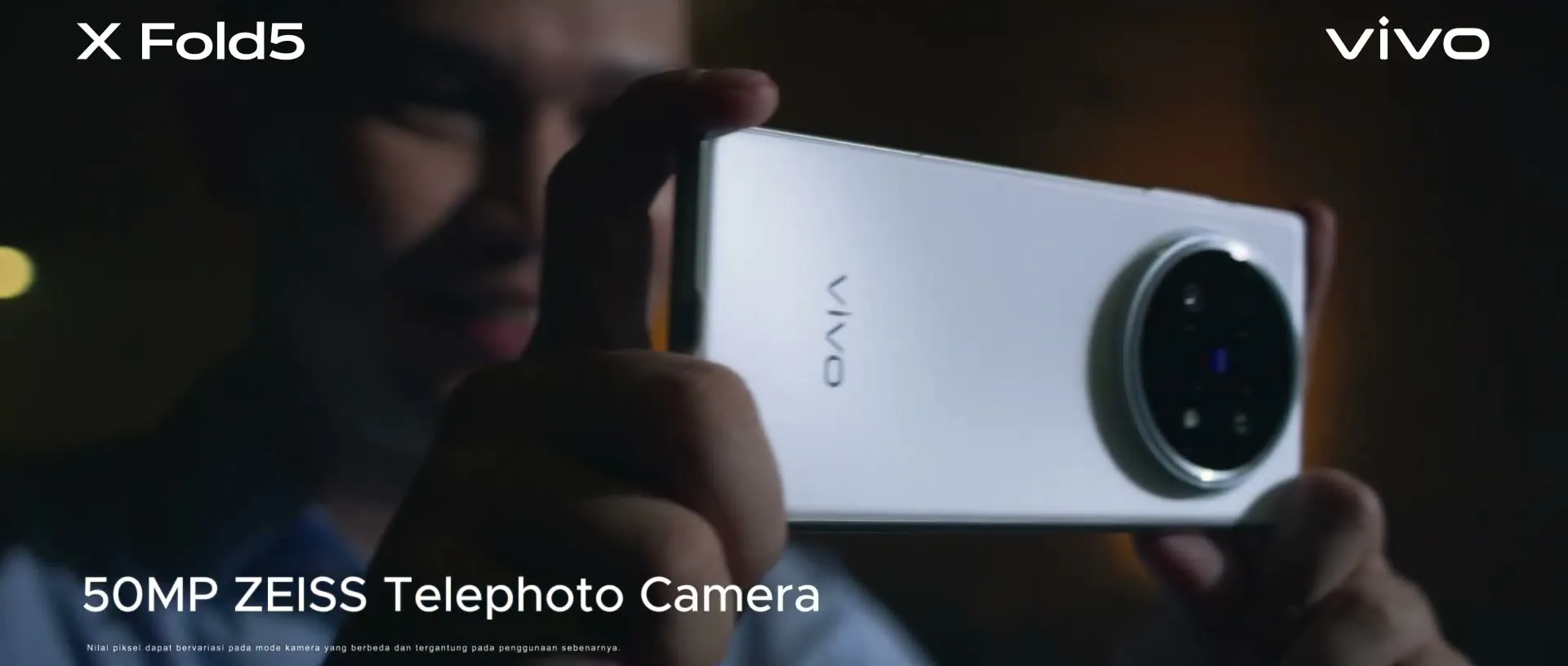 So Light, So Strong, vivo, still 3