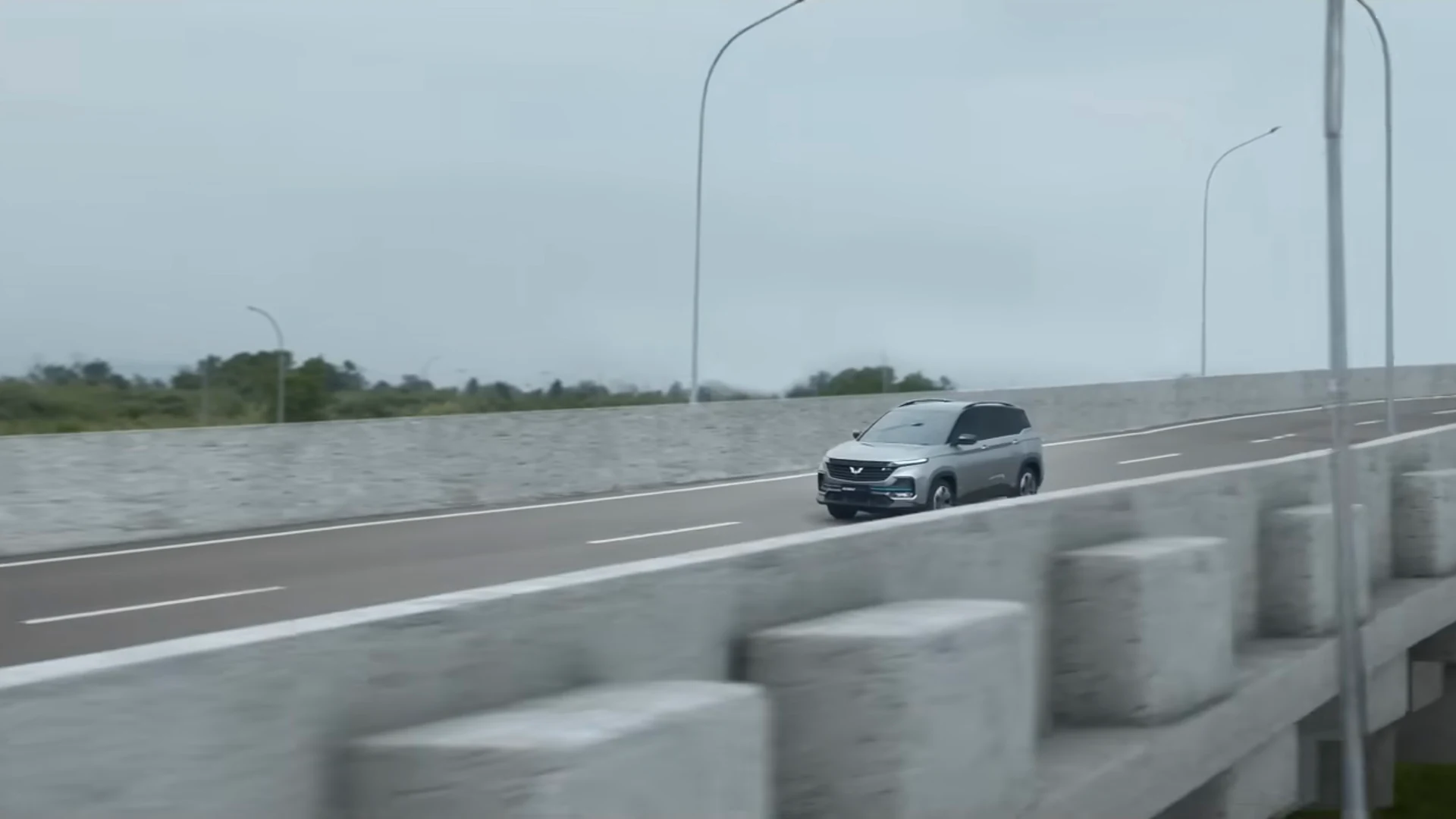 Almaz Hybrid: Exciting Performance, Wuling, still 2