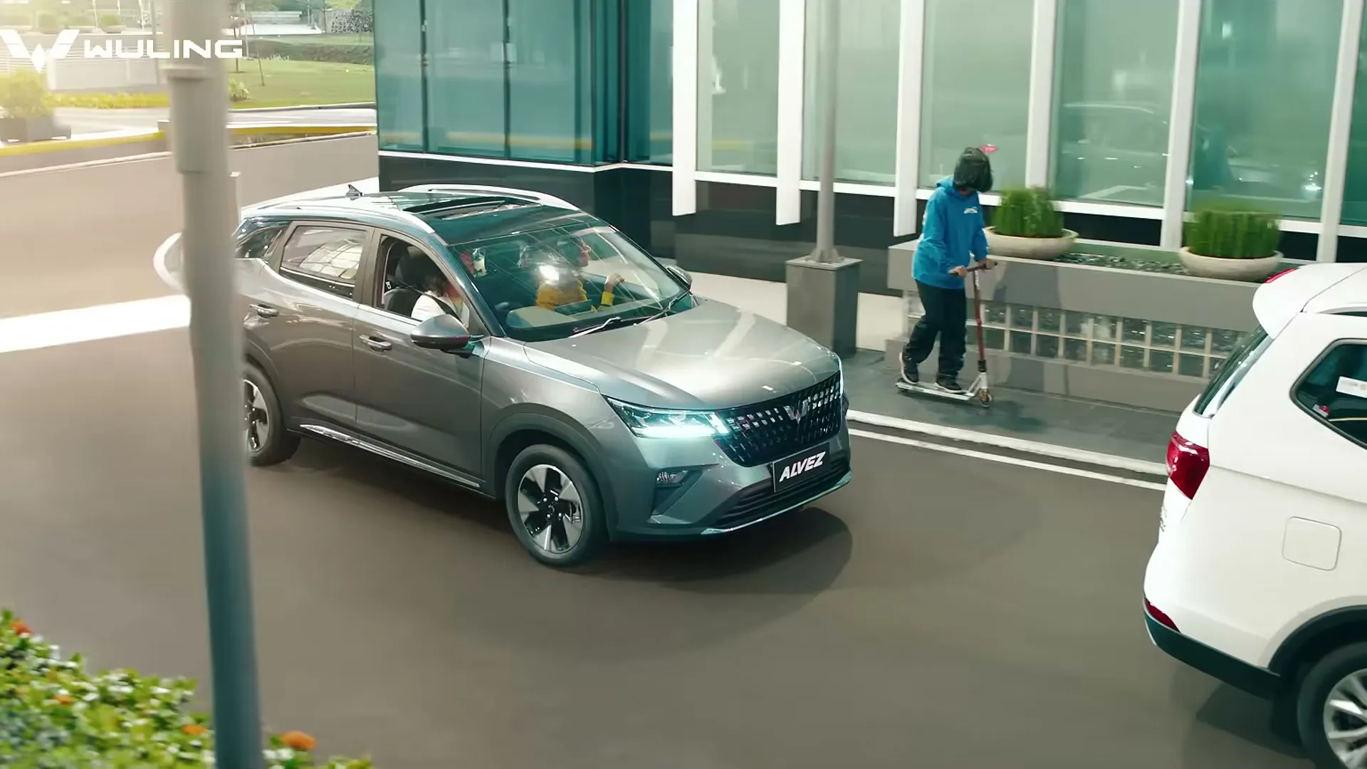 Alvez: Menjadi Trendsetter, Wuling, still 3